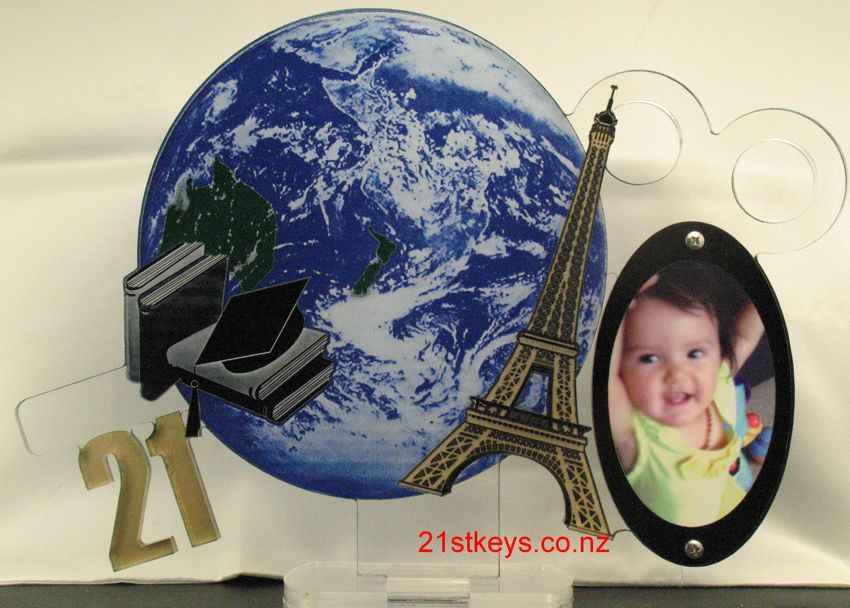 Graduate World Eiffel 21st Birthday key